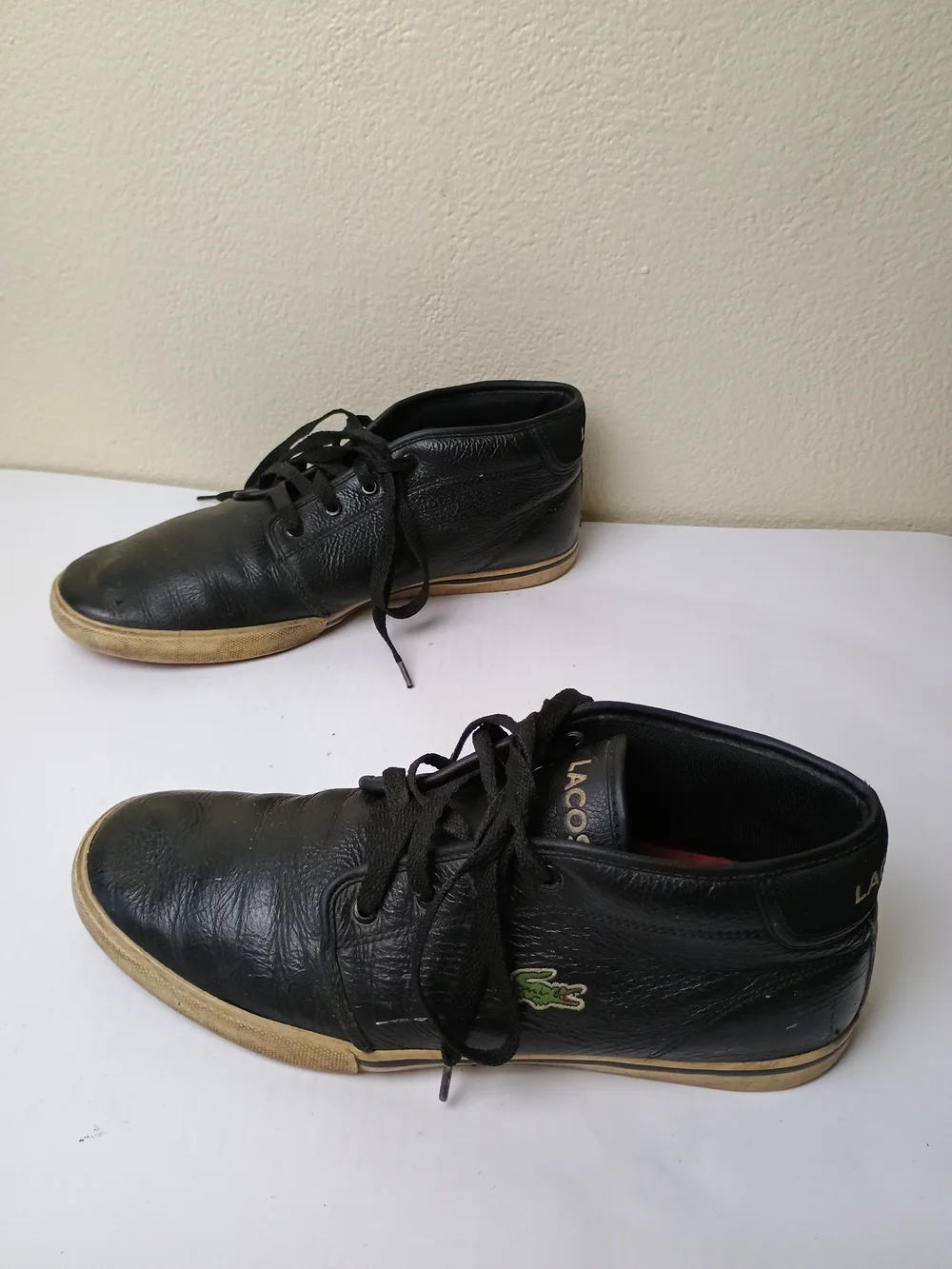 Lacoste Ampthill Men’s Size 10 Black Leather Mid-Top Sneakers - Chukka